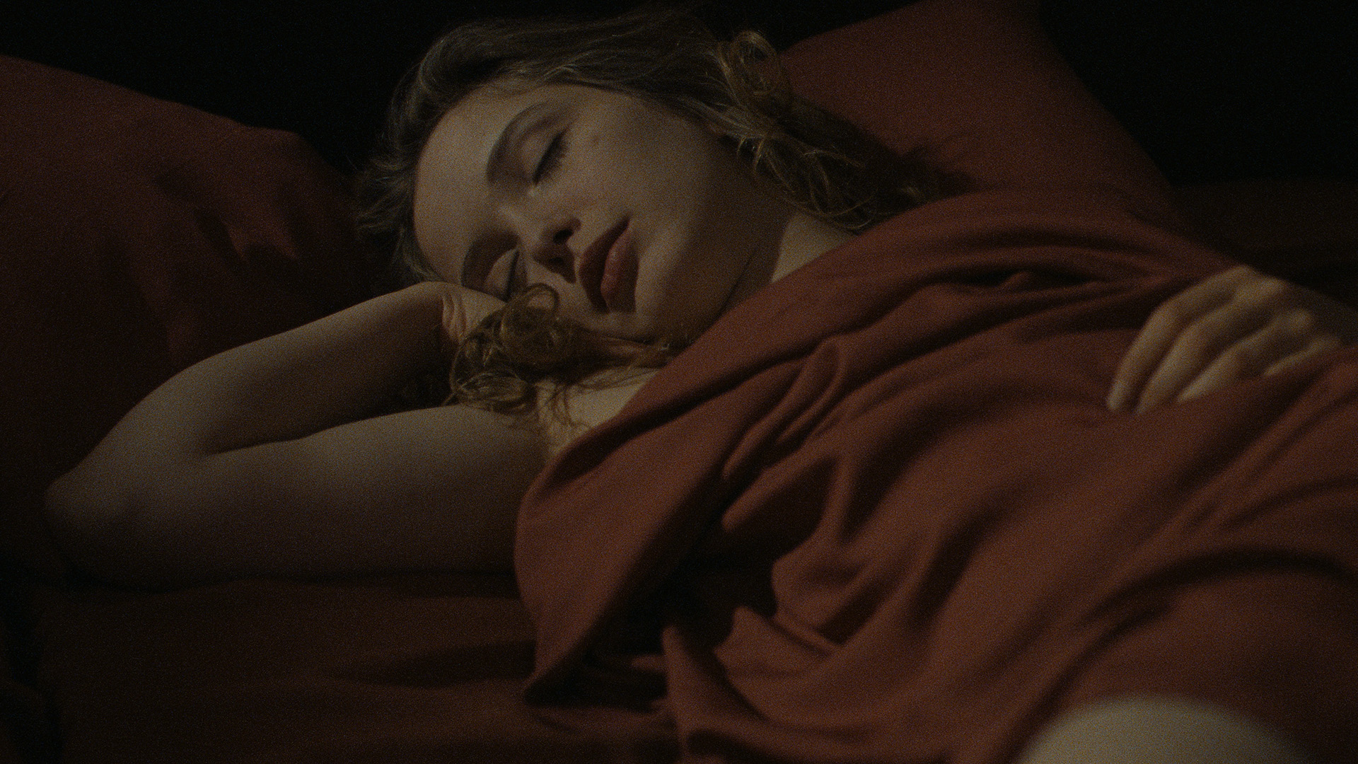 curzon-julie-delpy-on-three-colours-white